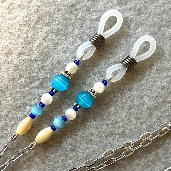 Artisan Accessories - NWT AtriaMinerals Chain for glasses with genuine stones